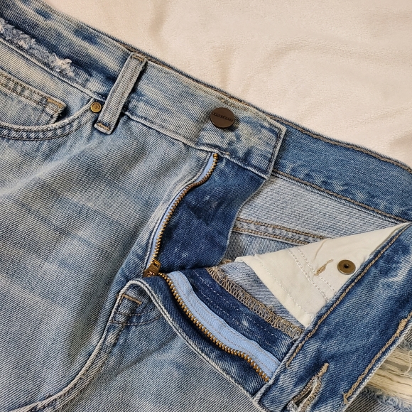 NWOT Sanctuary Distressed Denim Mini Skirt Size 27 - Picture 6 of 11